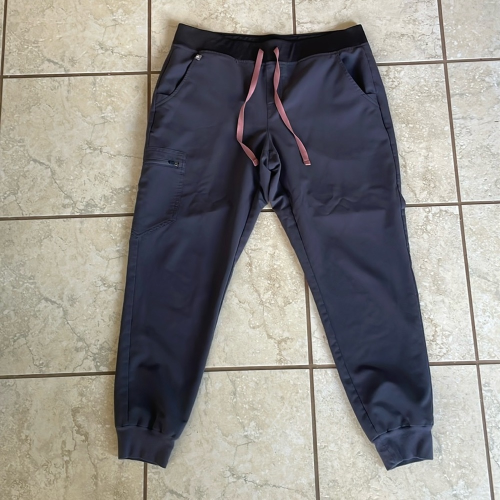 Figs high waisted Zamora joggers in Charcoal